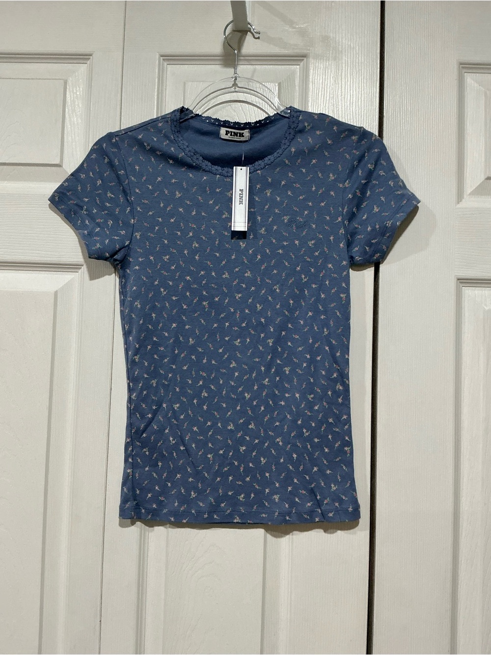 💙 NWT Bictoria’s Secret PINK Blue Floral T-Shirt - Medium (01585-2)